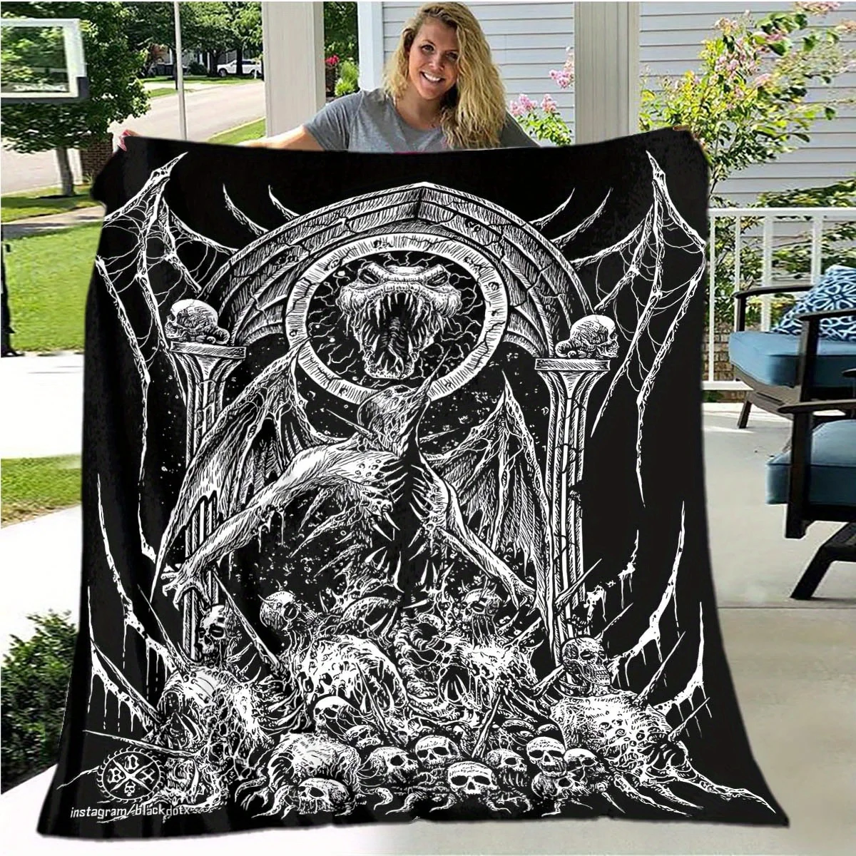 Gothic Skull & Snake Art Print Blanket – Soft, Comfortable Polyester Throw, Perfect for Office Naps & Picnics