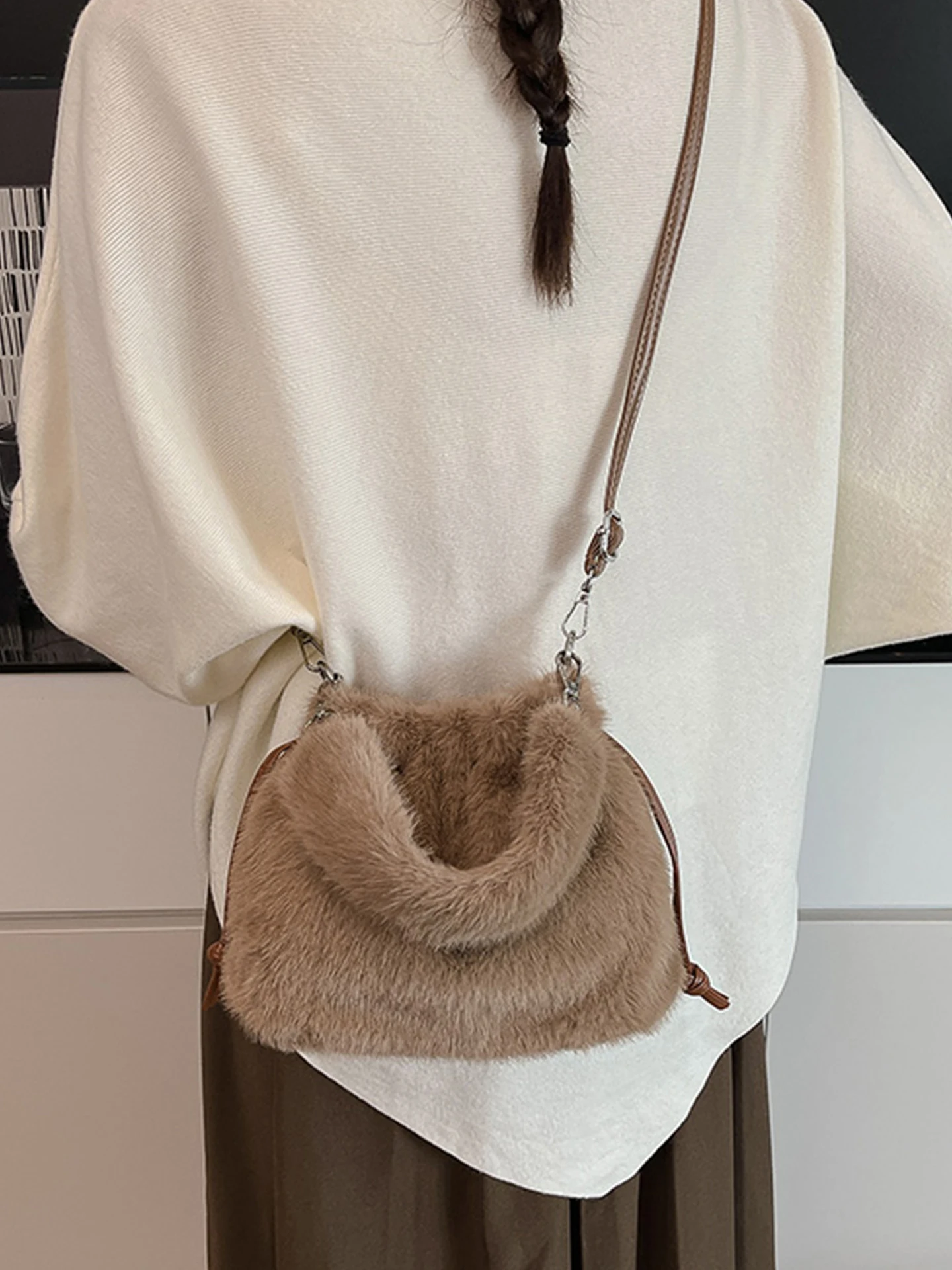 حقيبة شعبية كورية قطيفة للإناث لخريف وشتاء جديد بلون سادة برباط على شكل دلو حقيبة كروس ناعمة للتنقل من Verstile #3