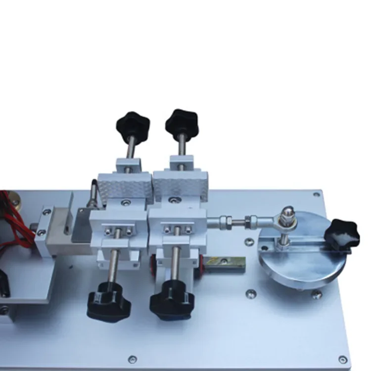 Microcomputer horizontal plug-in force tester USB data cable inserted into the experimental connector life tester