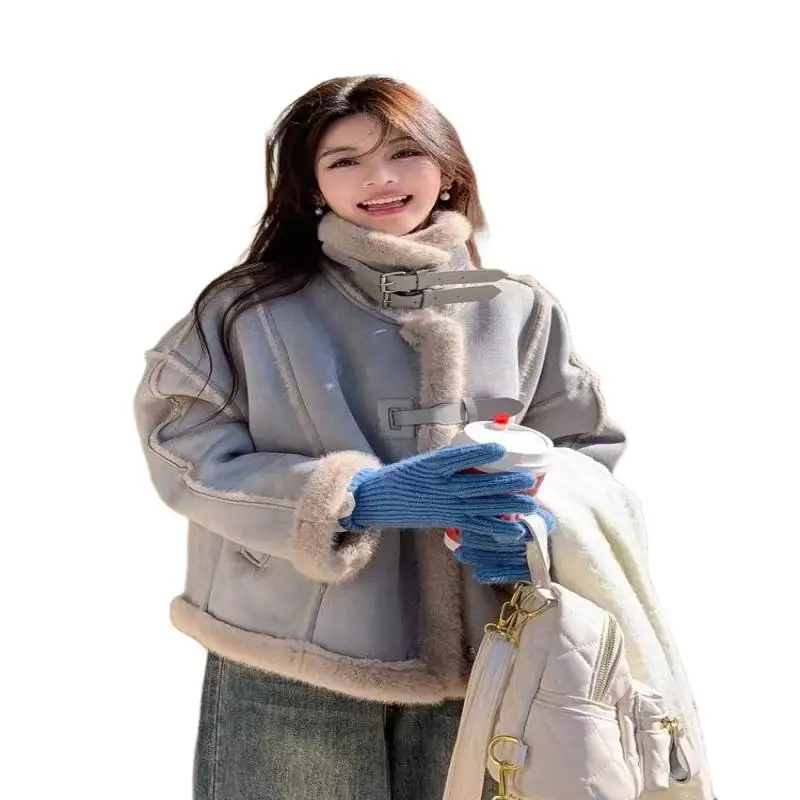 Damen Herbst und Winter Baumwolle gefütterte Jacke Outdoor Alltagskleidung Blauer Kunstnerzfell Lammwollmantel Neue Mode Super süße Tops