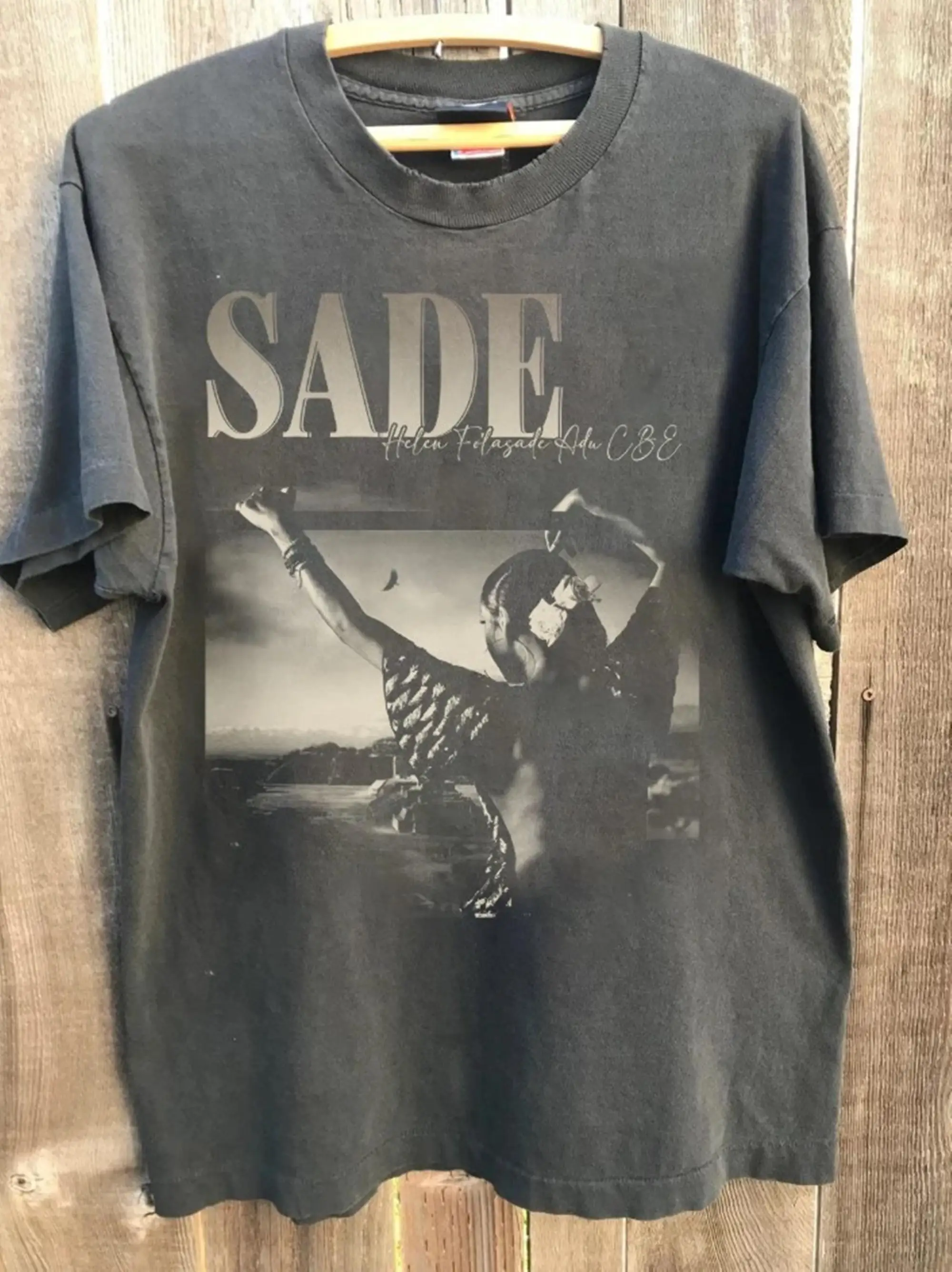 Sade Adu Graphic T-…