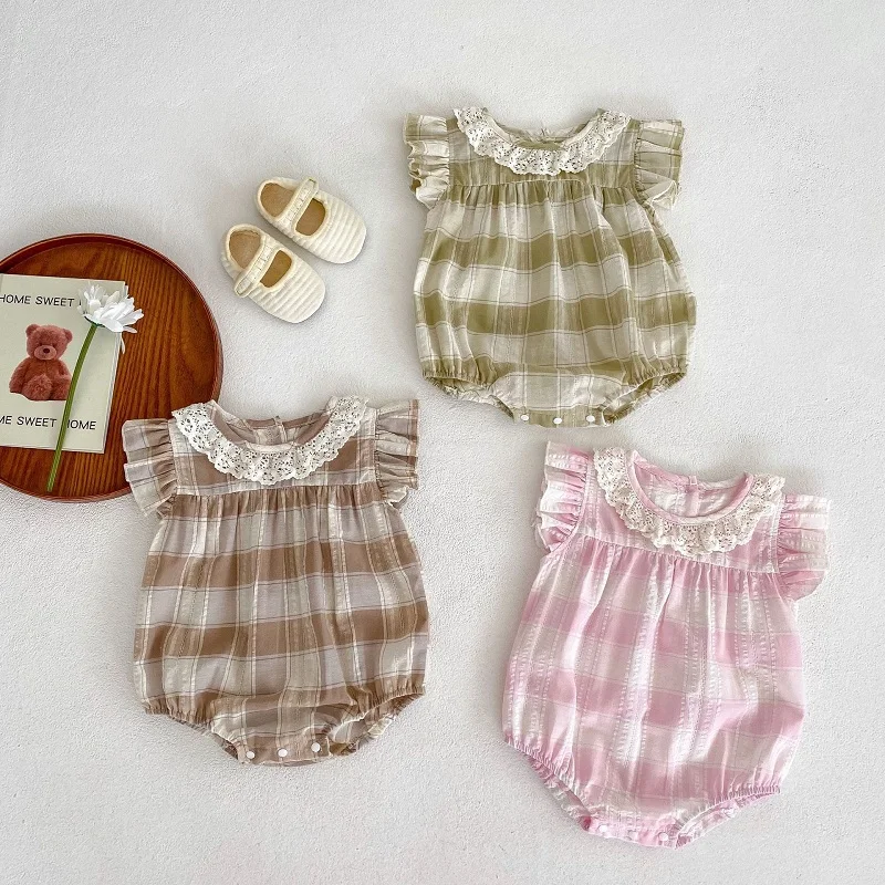 

INS Newborn Baby Girl Plaid Romper Ruffles Sleeveless Lace Collar Loose Cotton Bodysuit Paysuit Outfits Summer Sunsuit Clothes