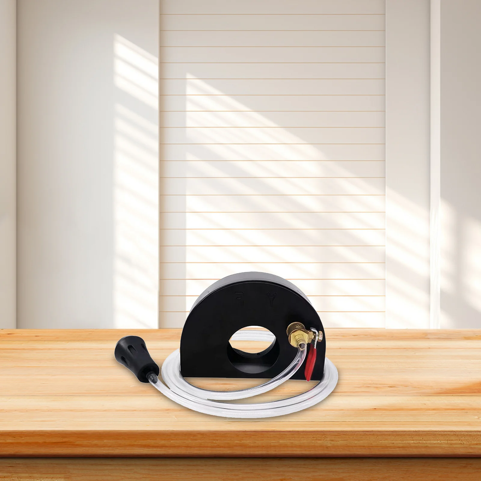 

Регулируемый 90-градусный пылезащитный кожух для угловой шлифовальной машины, защита от прорези воды с управлением на выходе воды, легкая защитная крышка для