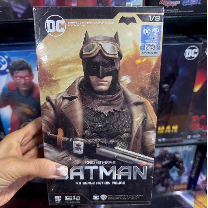 

Коллекционная фигурка Fondjoy 1/9 «Бэтмен: Начало справедливости» (Пустыня кошмаров) – модель, украшение, подарок на день рождения для мальчика