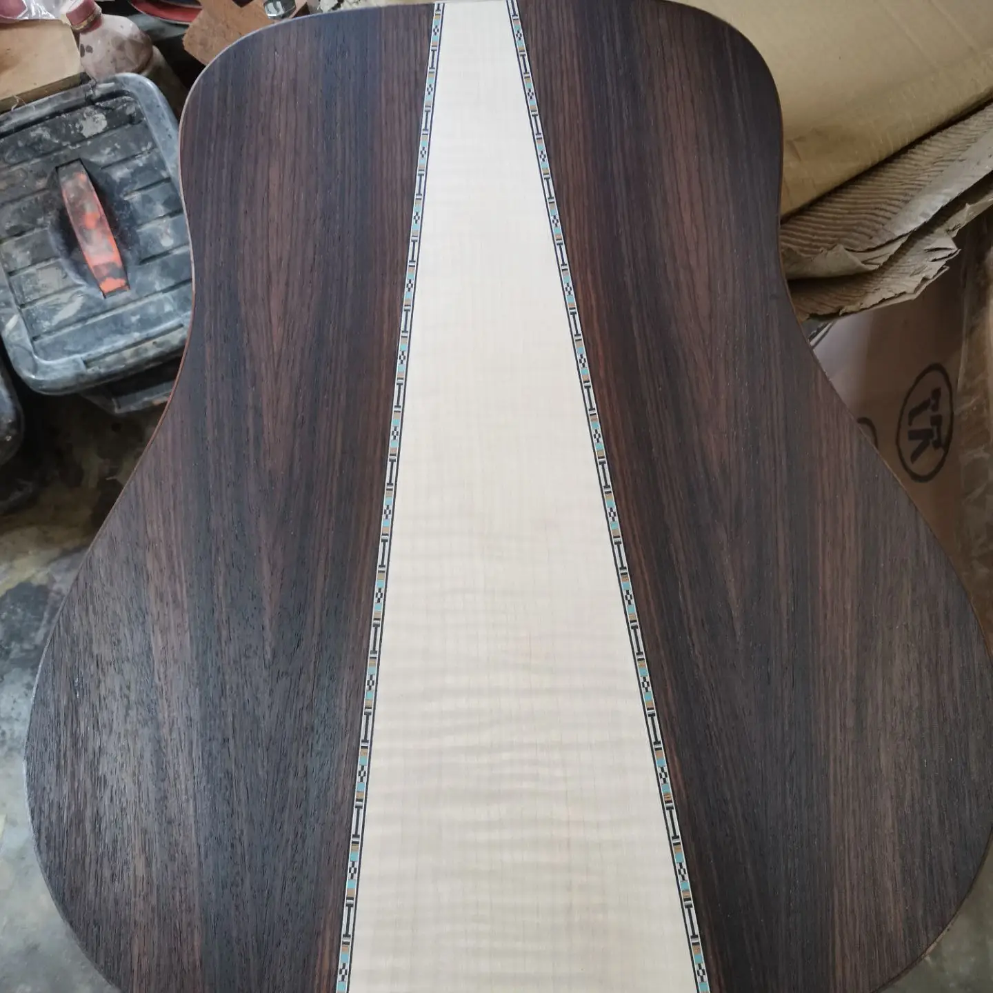 

free shipping Factory Custom solid wood acoustic guitar,solid spruce wood Guitarra,handmade customize dreadnought guitar