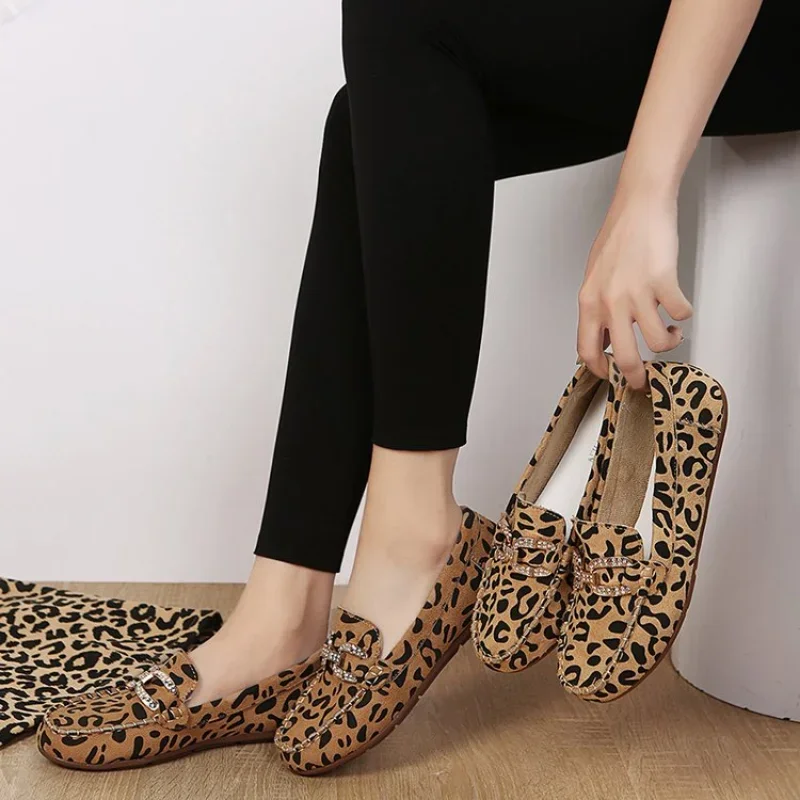 New Leather Women Flats New Brand Handmade Women Casual Leather Shoes mocassino in pelle Fashion Leopard Print Women Driving Shoes