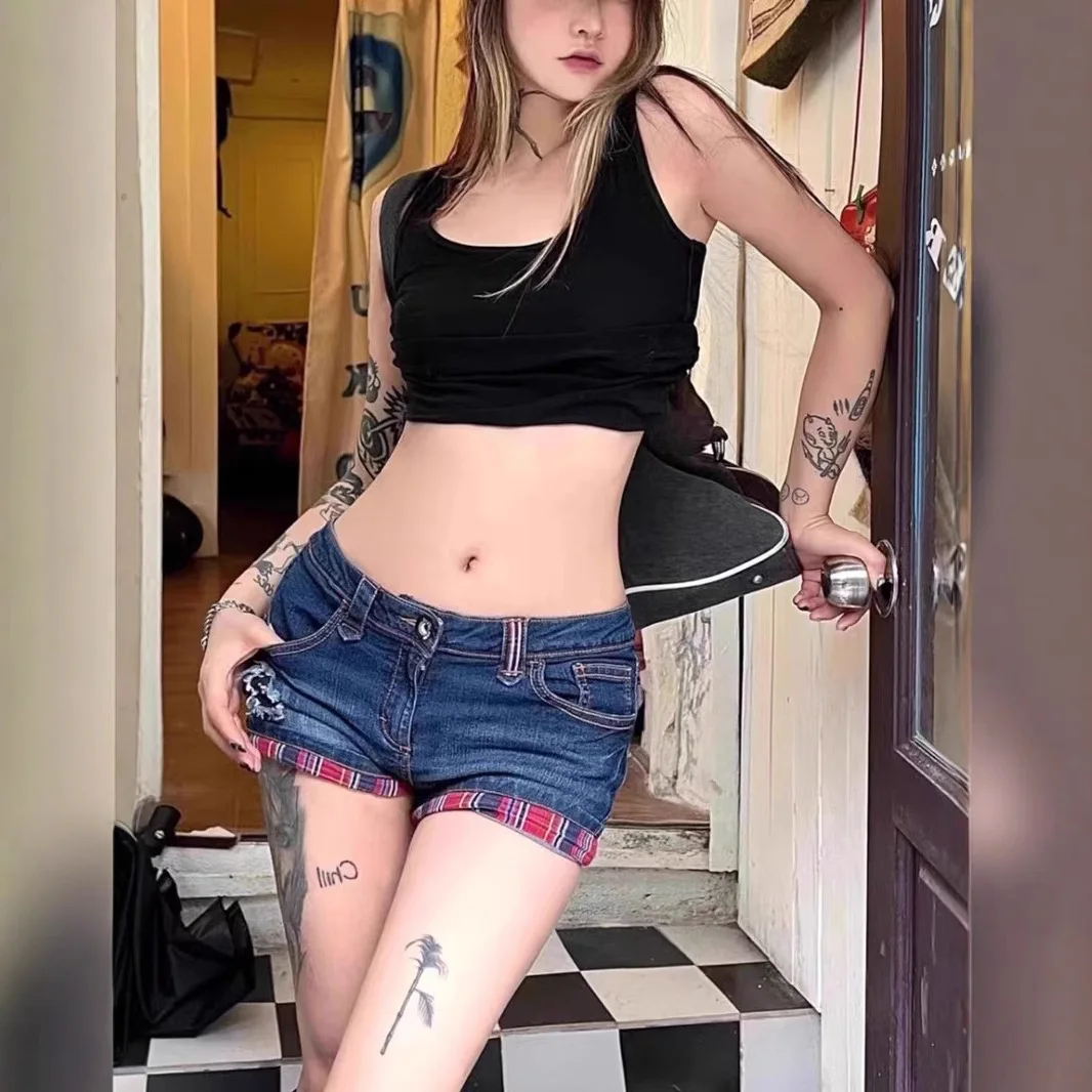 Vintage Plaid Trim Denim Shorts, Low Waist Patchwork Hot Pants, Slim Fit Streetwear for Women