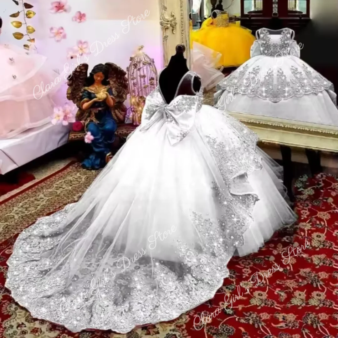 Бальное платье из тюля без рукавов с открытой спиной и бантом, украшенное кружевной аппликацией и шлейфом, элегантный дизайн для официальных мероприятий, свадеб