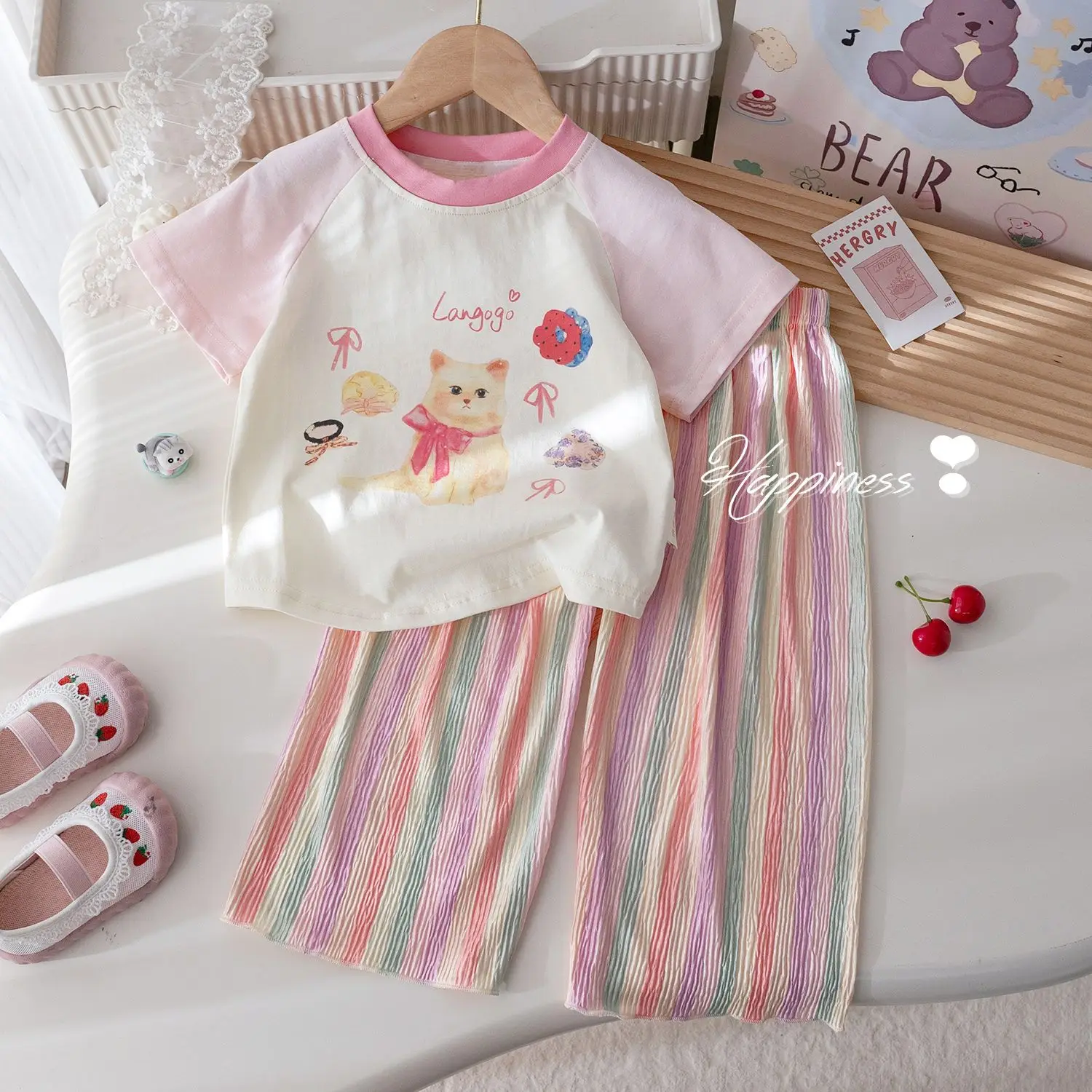 

Summer New Korean Kids Girls 2PCS Clothes Set Fashionable Contrasting Printed T-shirt Stylish Rainbow Stripe Mosquito Pants Suit