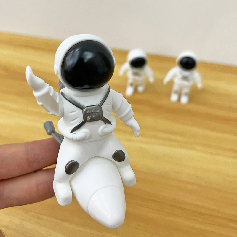 3pcs Space Astronaut + Rocket, Cute Shape Aviation Rocket, Spaceman Collection Model Toy, Home Decoration(Random Gestures)