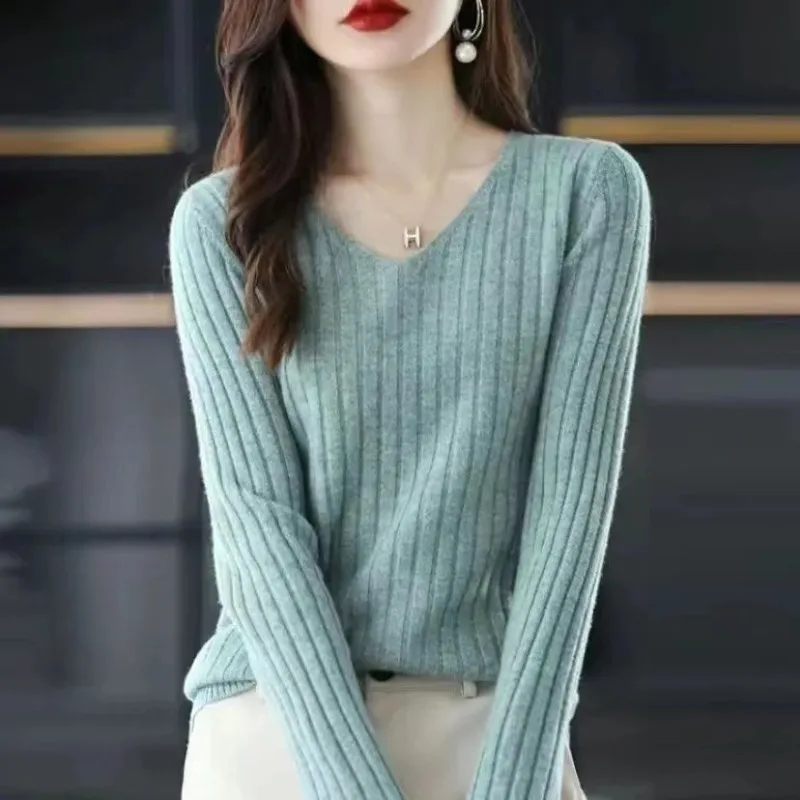 Minimalist Round Neck Solid Color New Spring Autumn Women's V-neck Long Sleeved Fashion Elegant Versatile Knitted Shirt Tops