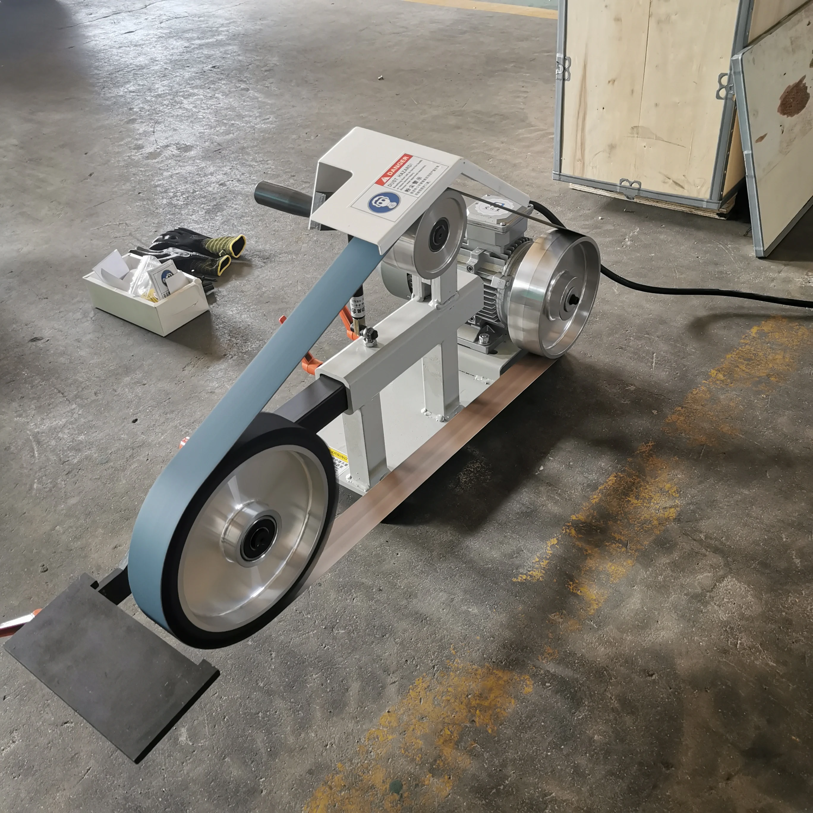 

Professional Supplier Quick Belt Replacement Industrial Bench Grinder with Sander Improve Grinding Efficiency Bench Sander