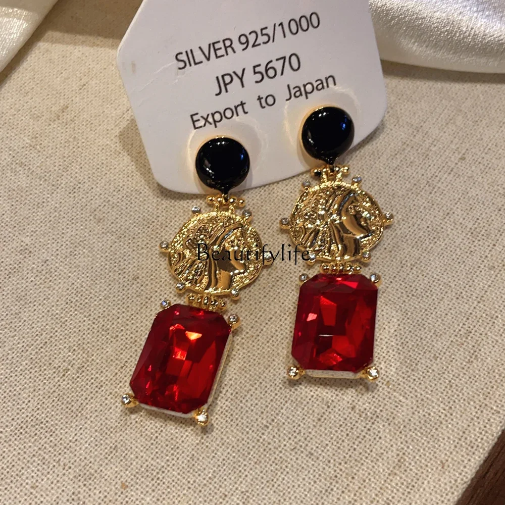 Vintage medieval court style square gem red metal earrings, advanced sense