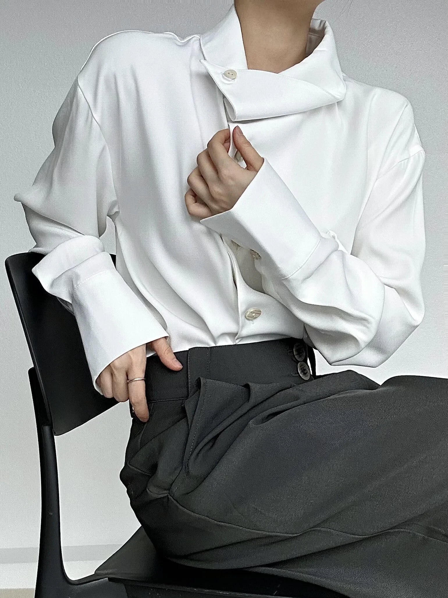

ASAE Retro Irregular Shirt Base Layer Elegant Neck Design Neutral High-End Feel Casual Loose Fit Long Sleeve Polyester Fiber