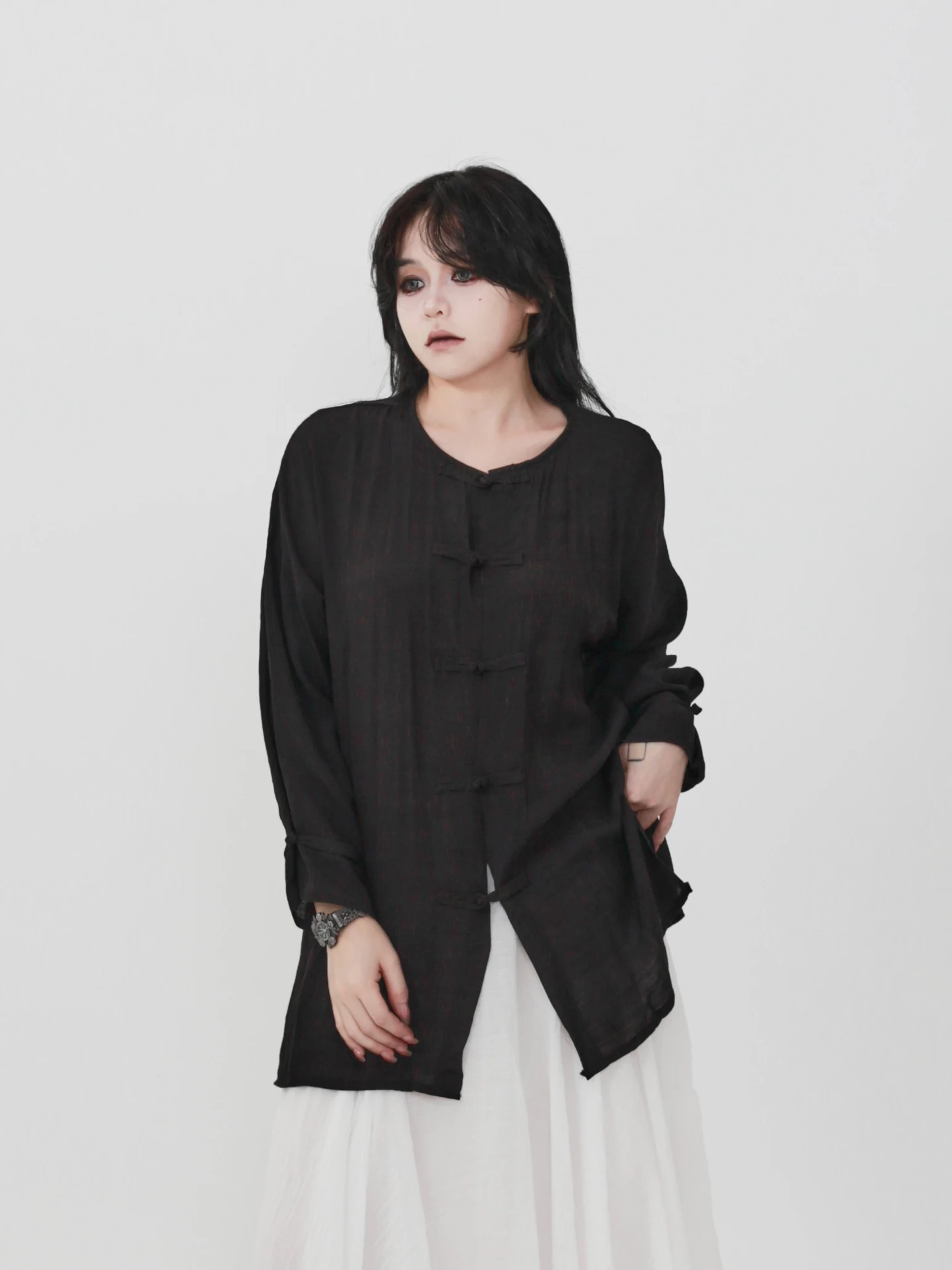 

New Spring Chinese Style Loose Fit Black Shirt with Buttoned Collar Long Sleeve Breathable Casual Women's Top Open Cardigan