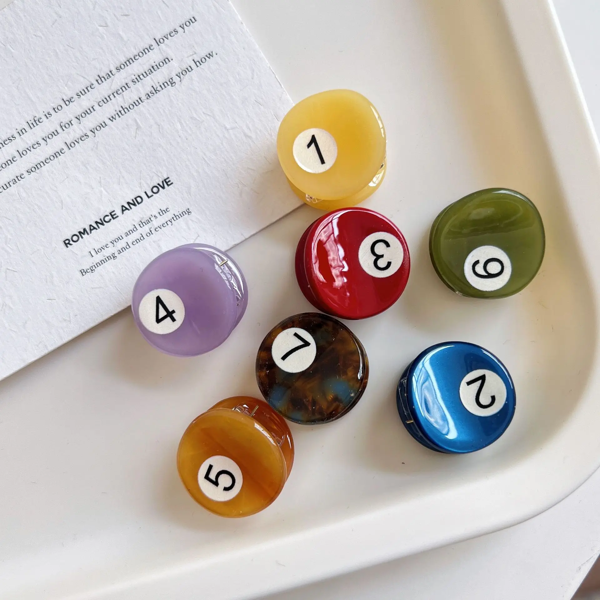 YHJ Nuovo Creativo 2 centimetri Mini Palla Da Biliardo Artiglio Dei Capelli Alla Moda Artiglio Pinze Personalità Granchio Pinze Accessori Per Capelli per Le Donne Ragazze