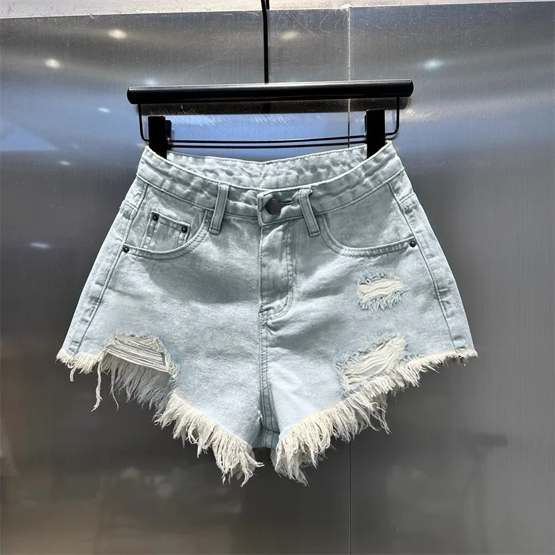 Neue heiße Retro-Denim-Shorts für Mädchen mit unregelmäßigen Rissen und Used-Look – Sommer 2026 – Lässige Damen-Shorts mit niedriger Taille