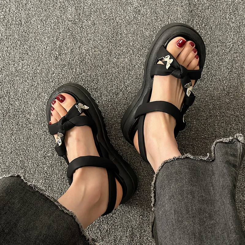 Sandalias Mujer Verano Moda Fondo Grueso Zapatos Romanos Casual Beige Negro Plana Cruz Correa Slip on Sandales para Mujer 2025