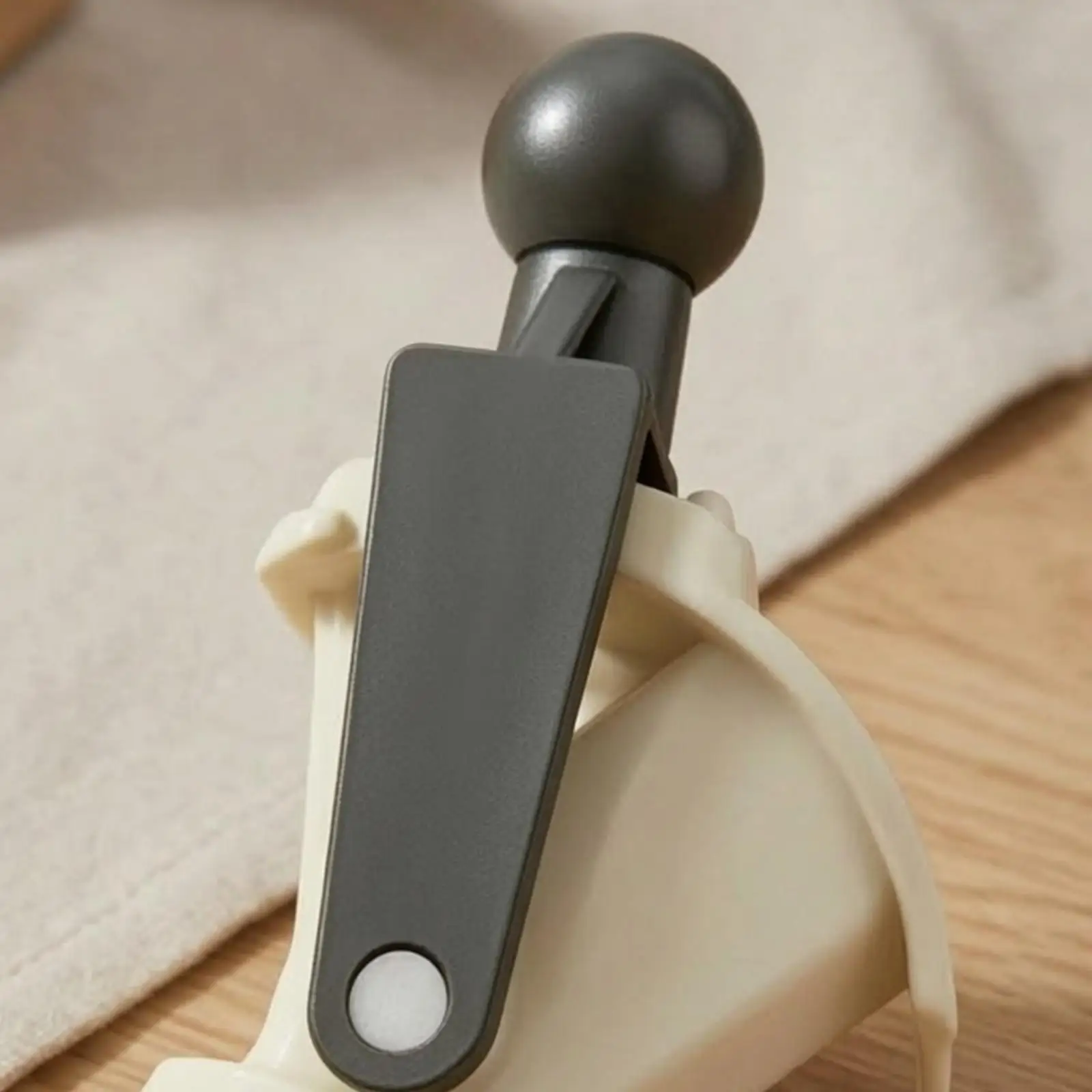 Honey Dispensing Outlet Lever-Operated Honey Gate with Hex Key Manual