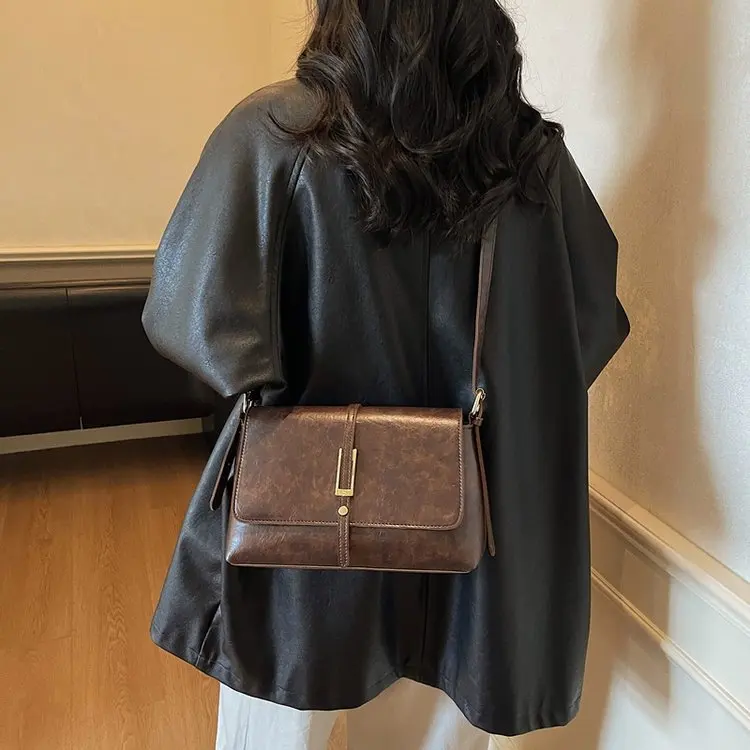 

Новинка 2025 года, винтажная маленькая квадратная сумка для женщин, натуральная кожа, большая вместительная многосторонняя сумка через плечо, ручные сумки