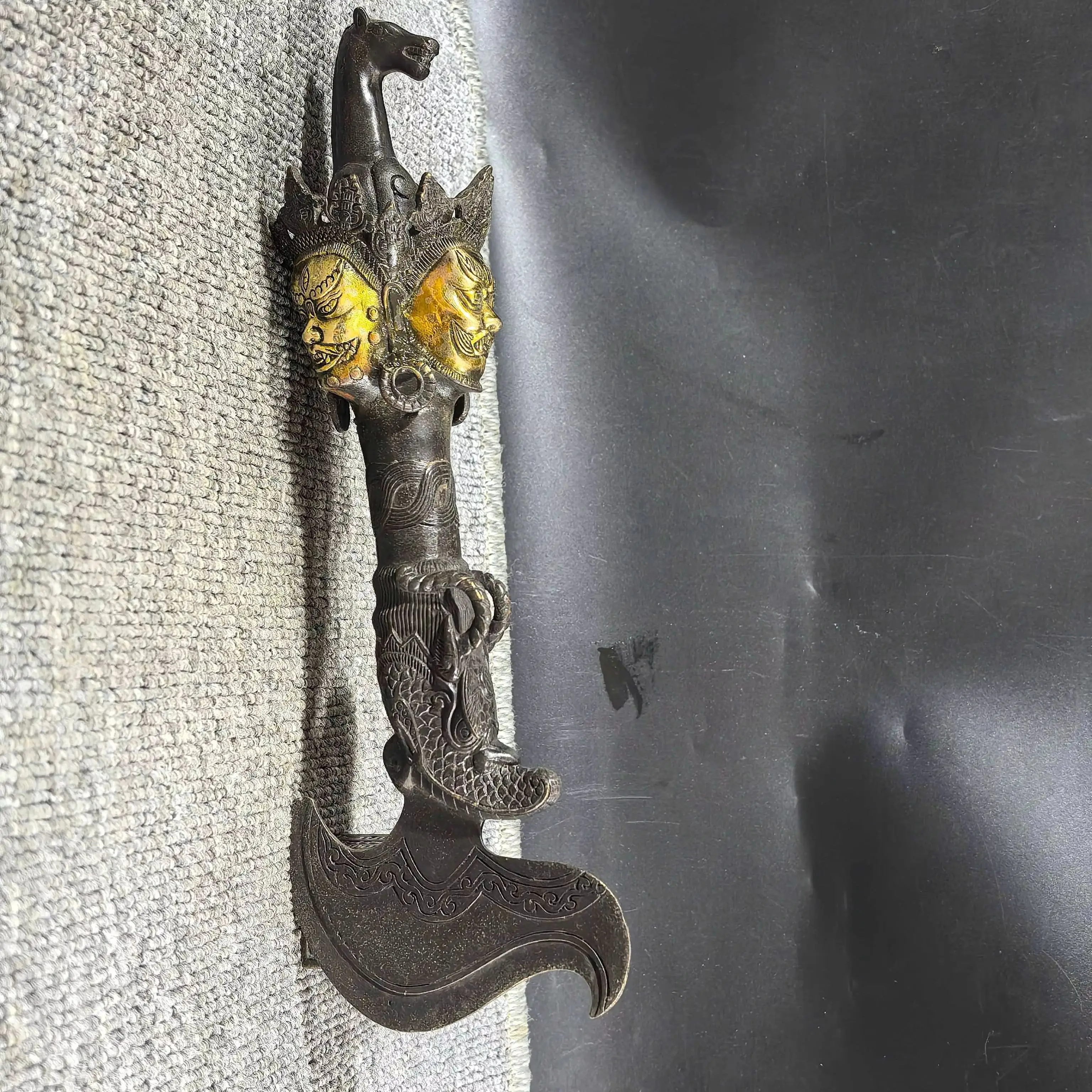 pure-copper-gilded-demon-slaying-pestle-horse-head-king-ming-and-diamond-shaped-artifact-ornament