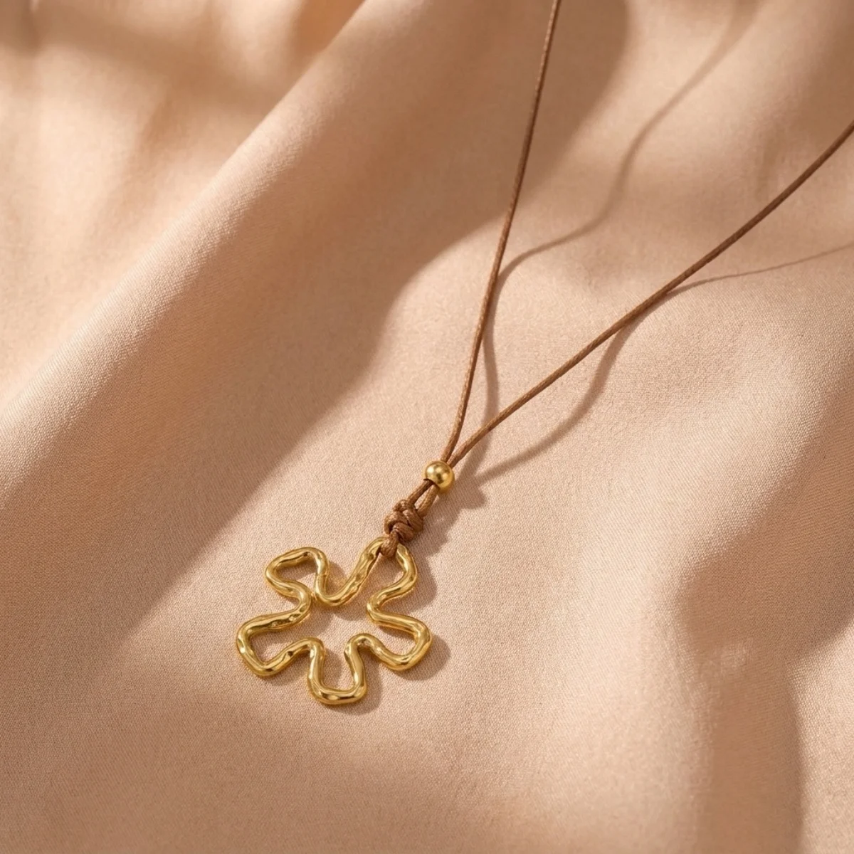 Halskette mit Anhänger in Form einer hohlen Wassertropfen-, Kreis-, Herz- oder Blumenform aus Edelstahl für Damen und Herren, minimalistischer, geometrischer Schmuck mit Wachsschnur. – Detail 13