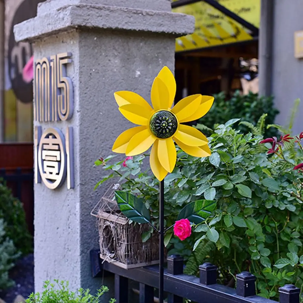 Mulino a vento da giardino Spinner in metallo modello di fiore di girasole decorazione giardino esterno cortile in piedi supporto per arrampicata floreale