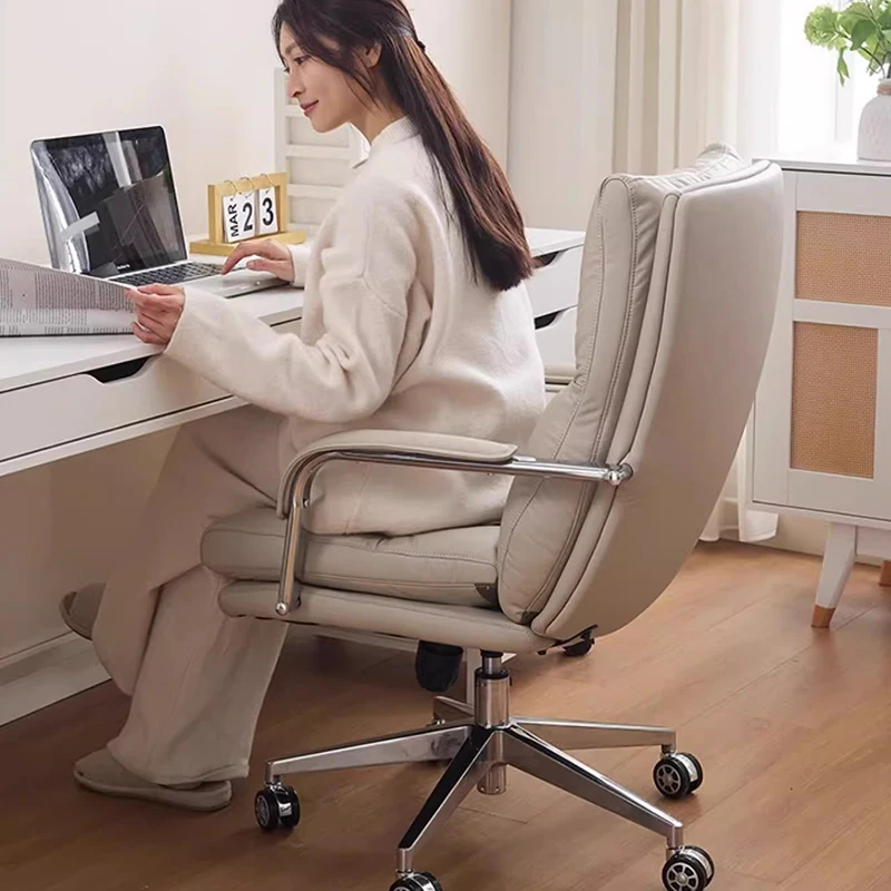 Ruote Schienale Sedia da ufficio Scrivania Mobile di lusso Sedia da ufficio moderna Trucco Girevole Studio Trono Silla Oficina Mobili alla moda