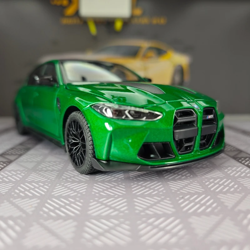 

Модель автомобиля BMW M3 CS LCI из сплава, масштаб 1:24, с открывающимися дверями, функцией рулевого управления, амортизацией и отскоком.