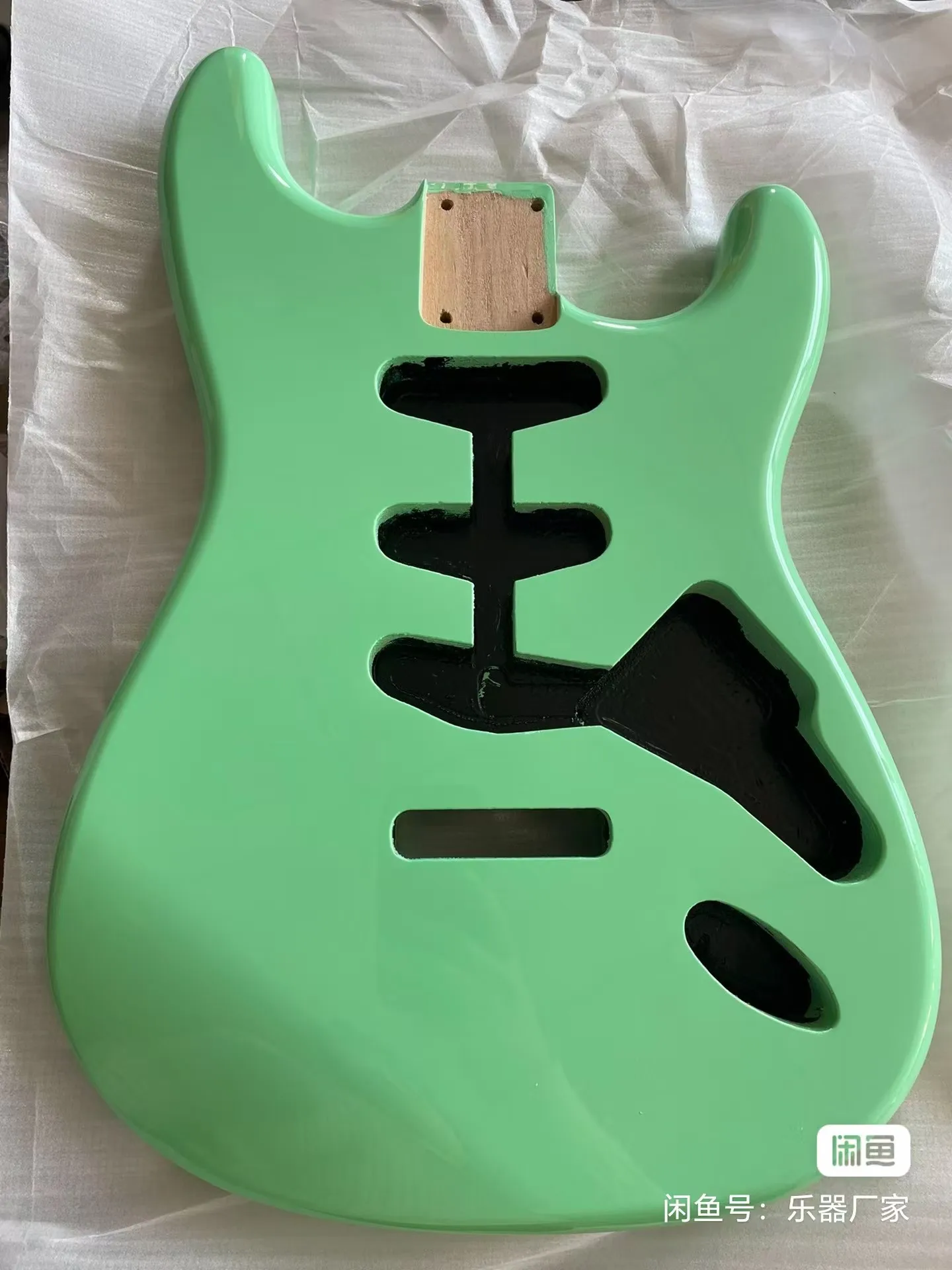 Alder surf green electric guitar body, interface 5.6cm