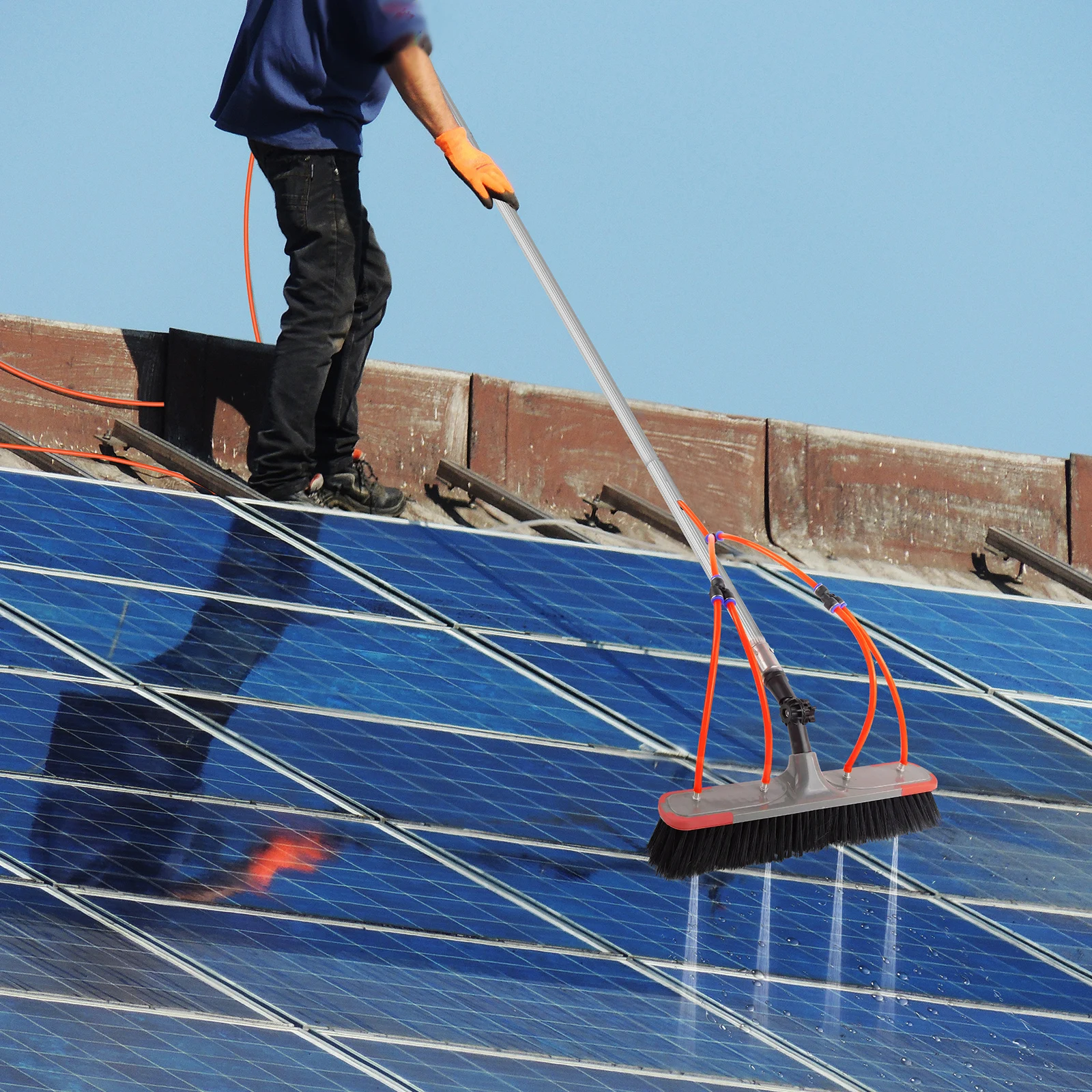 Window and solar panel cleaning equipment