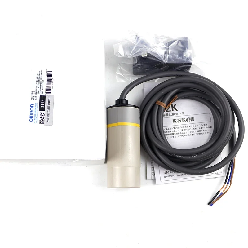 

E2K-C25MF1 capacitive proximity switch sensor DC 3-wire PNP normally open brand new original E2K-C25MF1