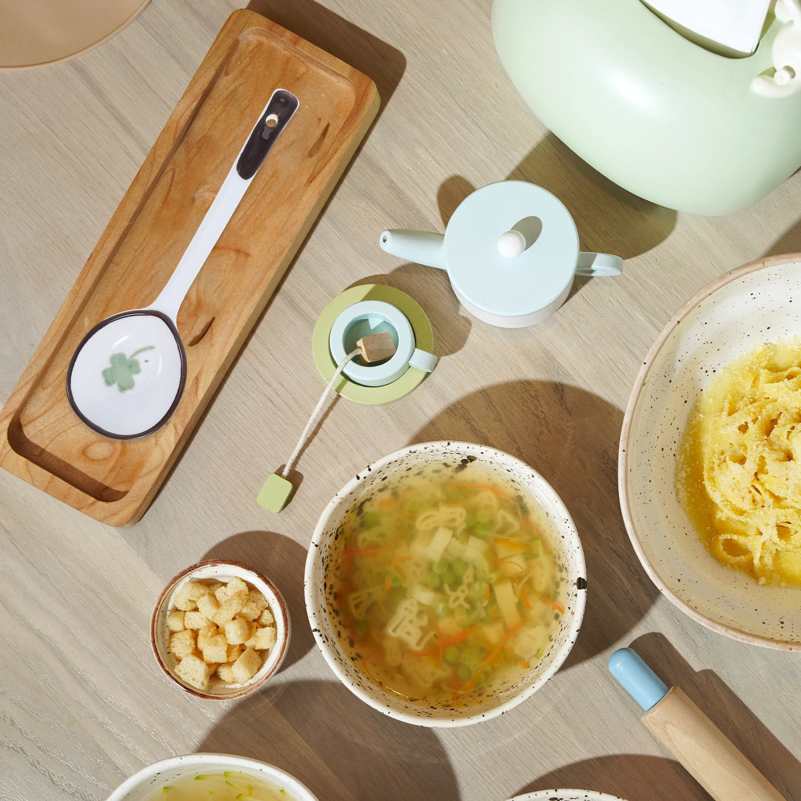 

4Pcs Handcrafted Ceramic Soup Spoon Smooth Safe Surface Long Handle Spoons for Kids Home Kitchen Use Ramen Pho Udon Porridge