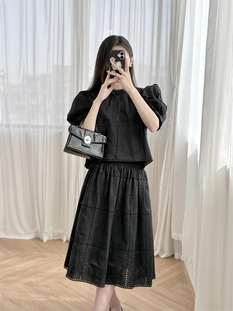 

Limited Edition Fashion Set: Black Earllet Collar Delicate Embroidery Opened Bubble Sleeve Shirt + Elegant A-Line Skirt