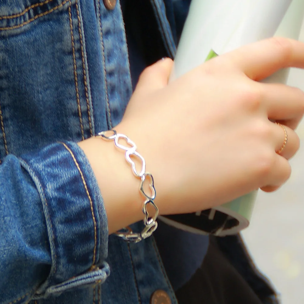 

Women's 925 Silver LOVE Heart Shape Bracelet Linked to Heart Charm Cuff Bracelet Fashion Jewelry for Girls