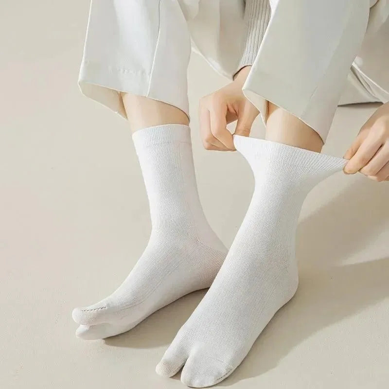 Women Japanese Style Tabi Toe Socks Solid Color Cotton Split Toe Sock Thin Sweat-Absorbent Odor-Resistant Two-Toe Mid-Calf Socks