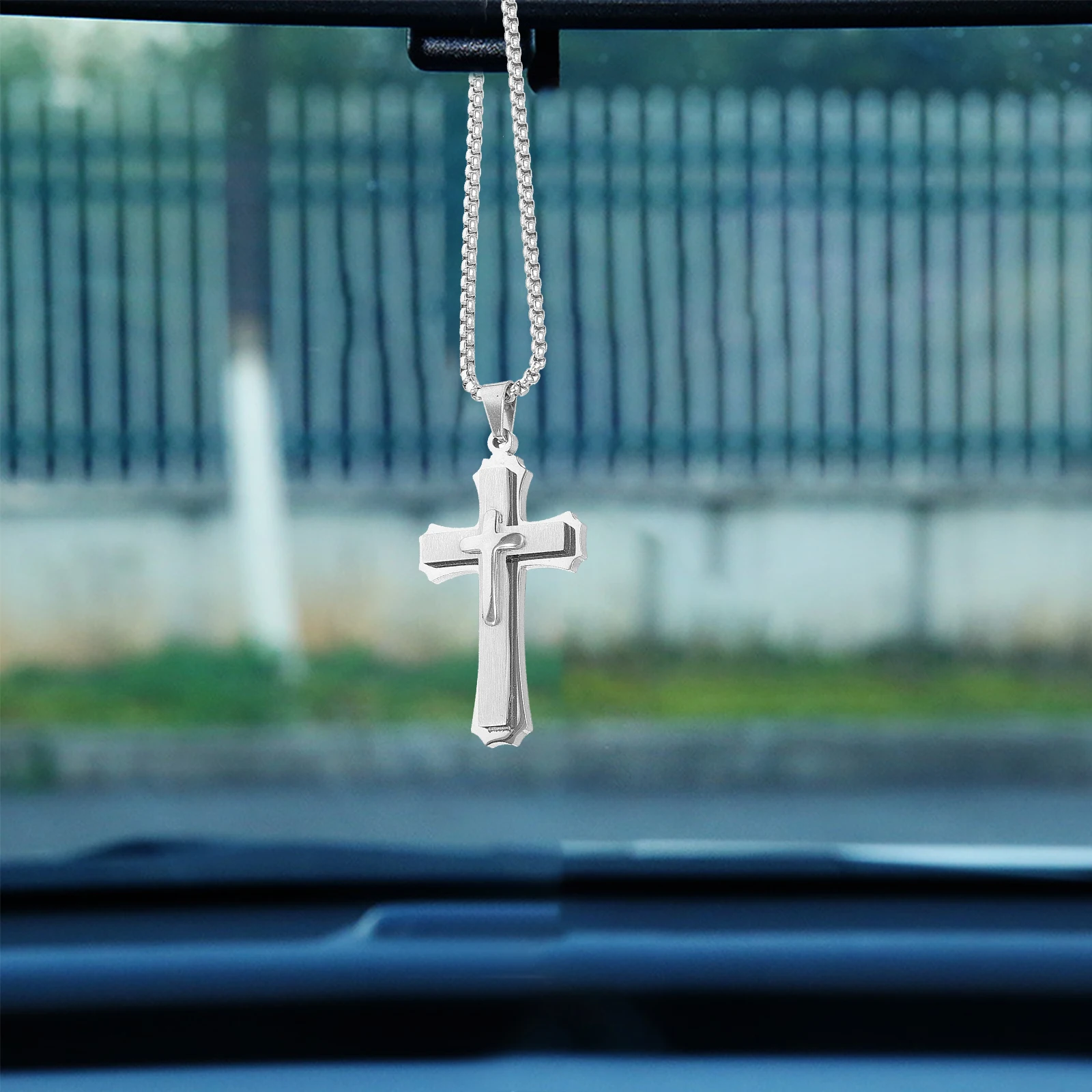 

Vintage Car Rear View Mirror Pendant with Imitation Cross Design Hanging Auto Decoration Ideal Gift for Drivers