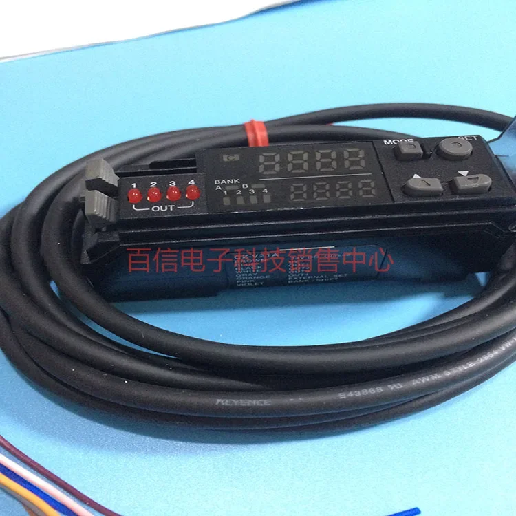 2026 Special Price KEYENCE Color Standard Sensor CZ-V21A Fiber Amplifier 24VDC Physical Shooting