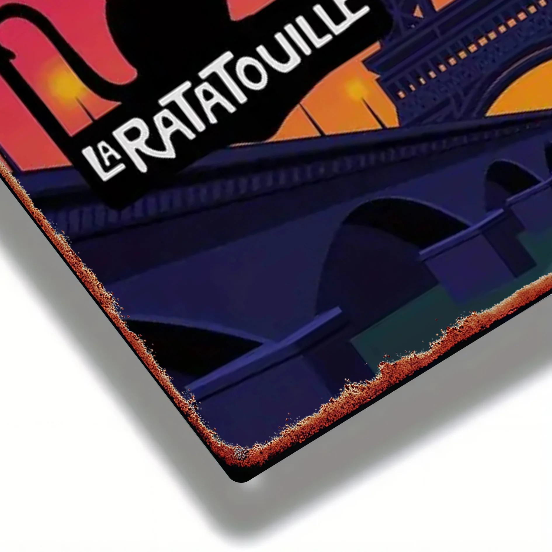 قطعة واحدة من لوحات الحائط الحديدية من ديزني "راتاتالويل" باريس - لافتة معدنية ثلاثية الأبعاد لبرج الشيف ريمي وإيفل، 20.32 × 30.48 سم ديكور منزلي ريفي مع مسبقًا