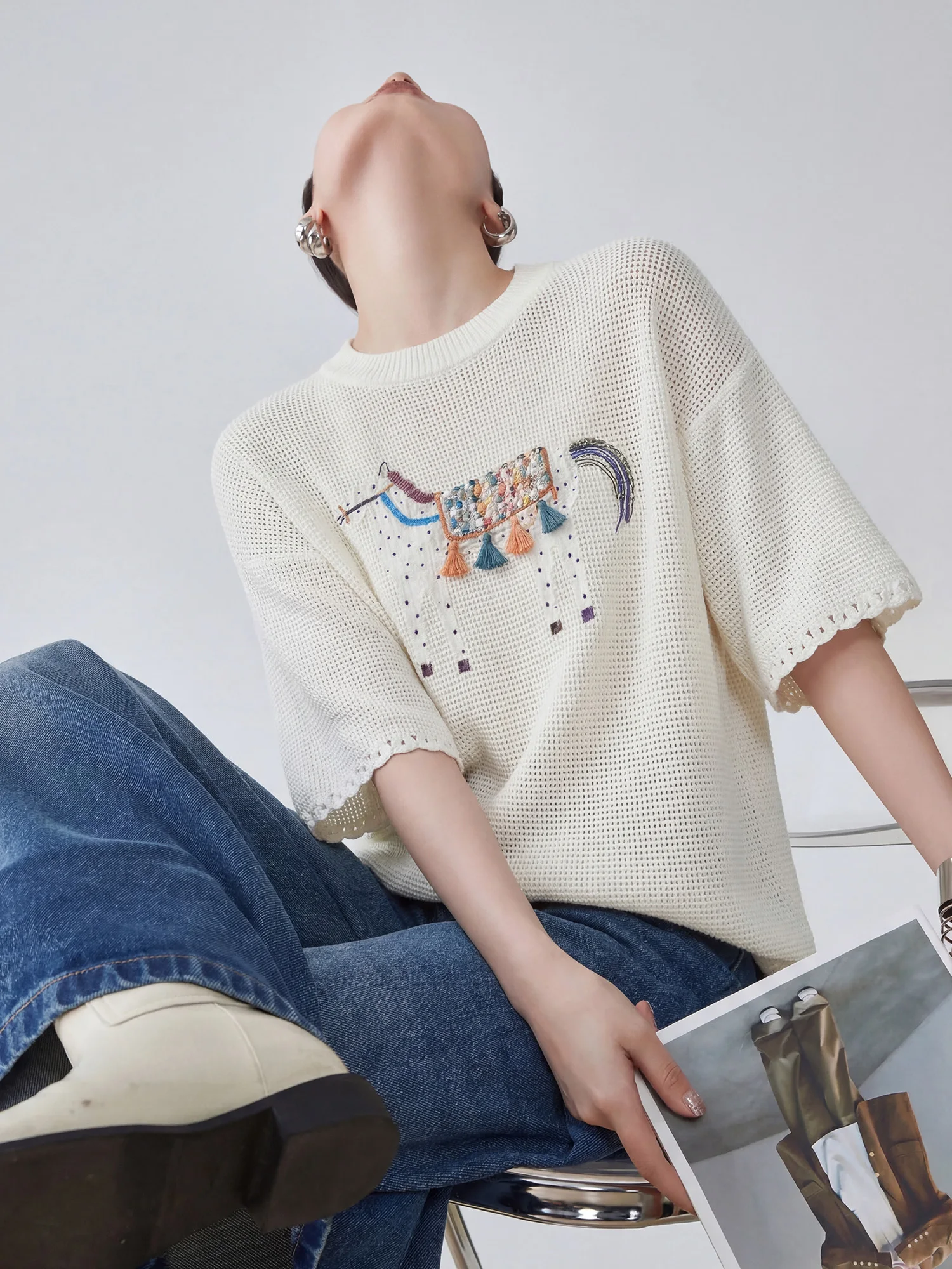 

Белая вязаная футболка ручной работы с бисером и вырезами, в корейском стиле, премиум-класса, утягивающая, с коротким рукавом, для женщин