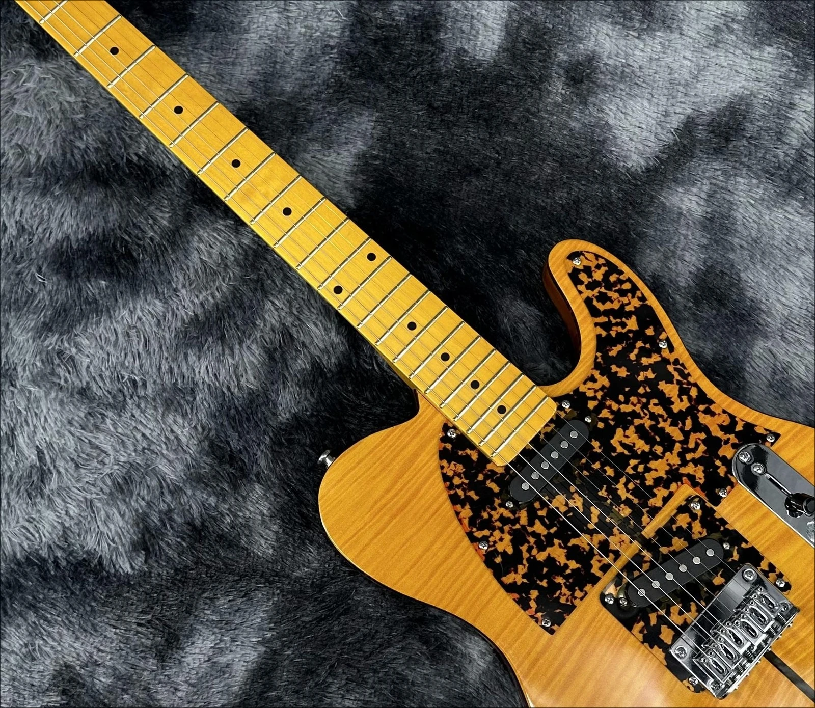 2026 Performance Custom H.S.Anderson Mad Cat Amber Guitar SS Pickups Maple Fretboard Guitar