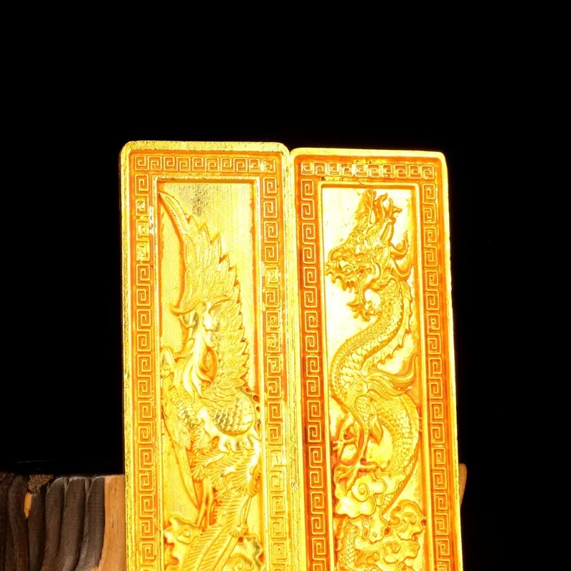 Brass gilded dragon and phoenix paperweight, a relief carving of dragon patterns, suitable as a housewarming gift, home decor, o