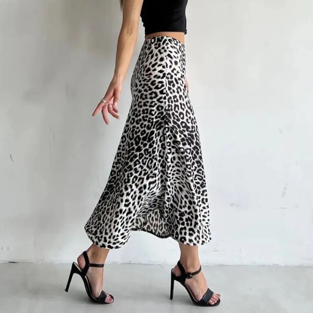 Novo em 2025 primavera verão leopardo impressão cetim saia longa feminina cintura alta elegante casual senhora do escritório saias