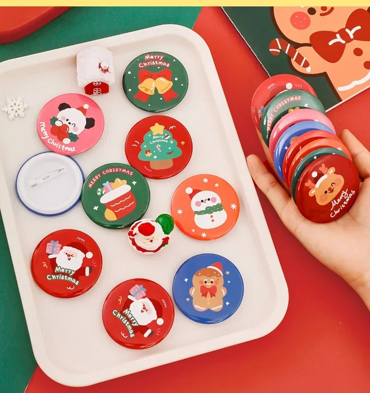 1pc Cartoon Christmas Badge Children's Christmas Reward Badge Small Gift Cute Brooch Backpack Pins