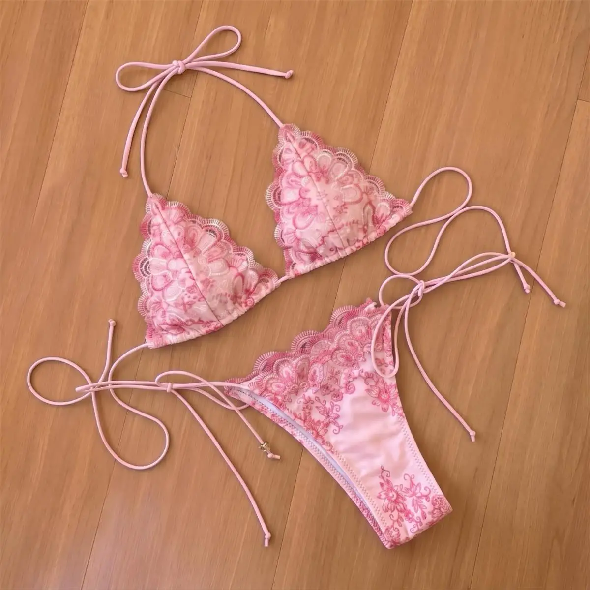 2026 Neuer Spitzen-Bikini Sexy Badeanzug Damen Push-Up Bademode Weibliche Micro-Bikinis Patchwork Badeanzug Bandeau Biquini Strandkleidung