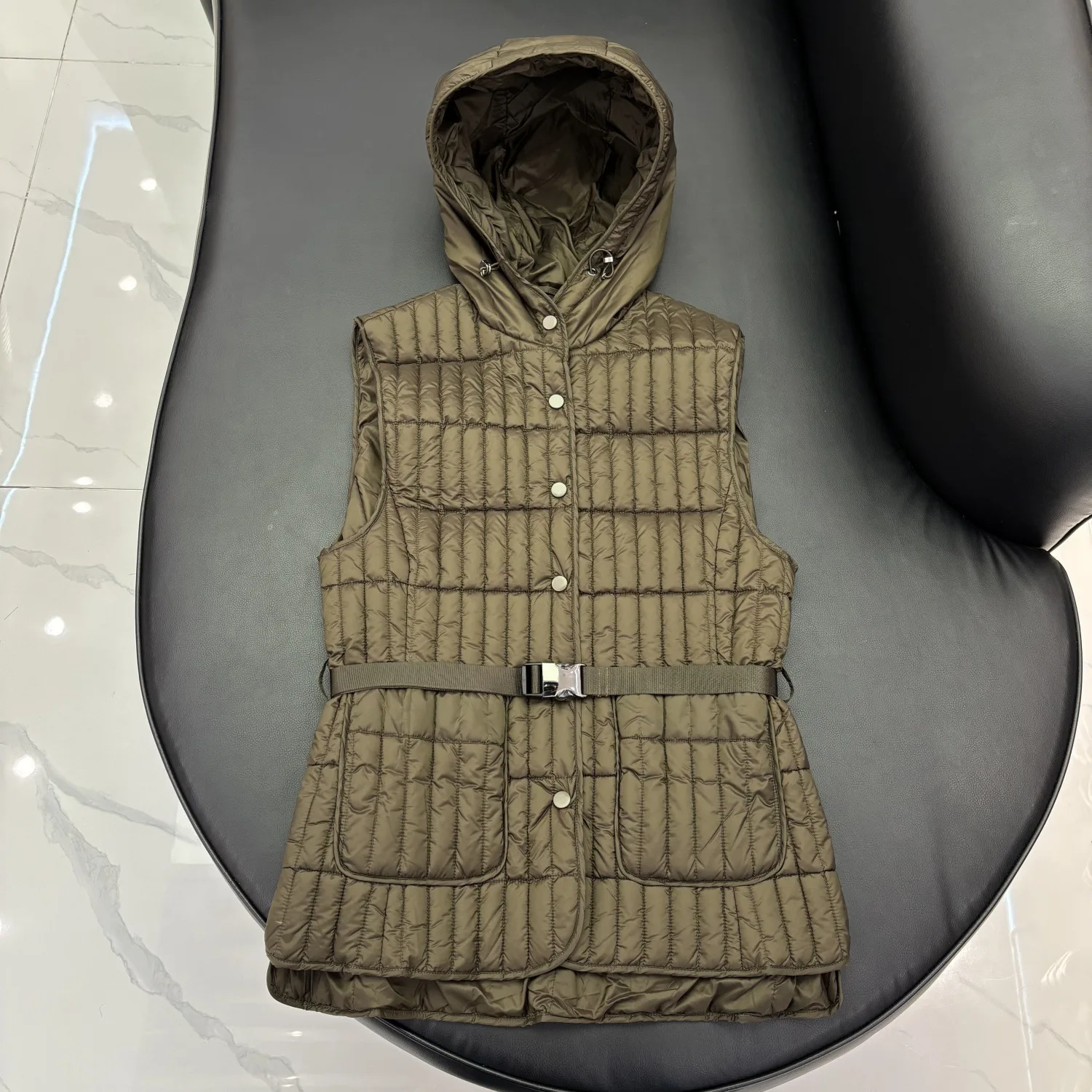 Gilet con cappuccio in piuma d'anatra bianca autunno/inverno, a righe, con supporto a griglia fine, con cintura, per tenere al caldo il gilet imbottito per le donne