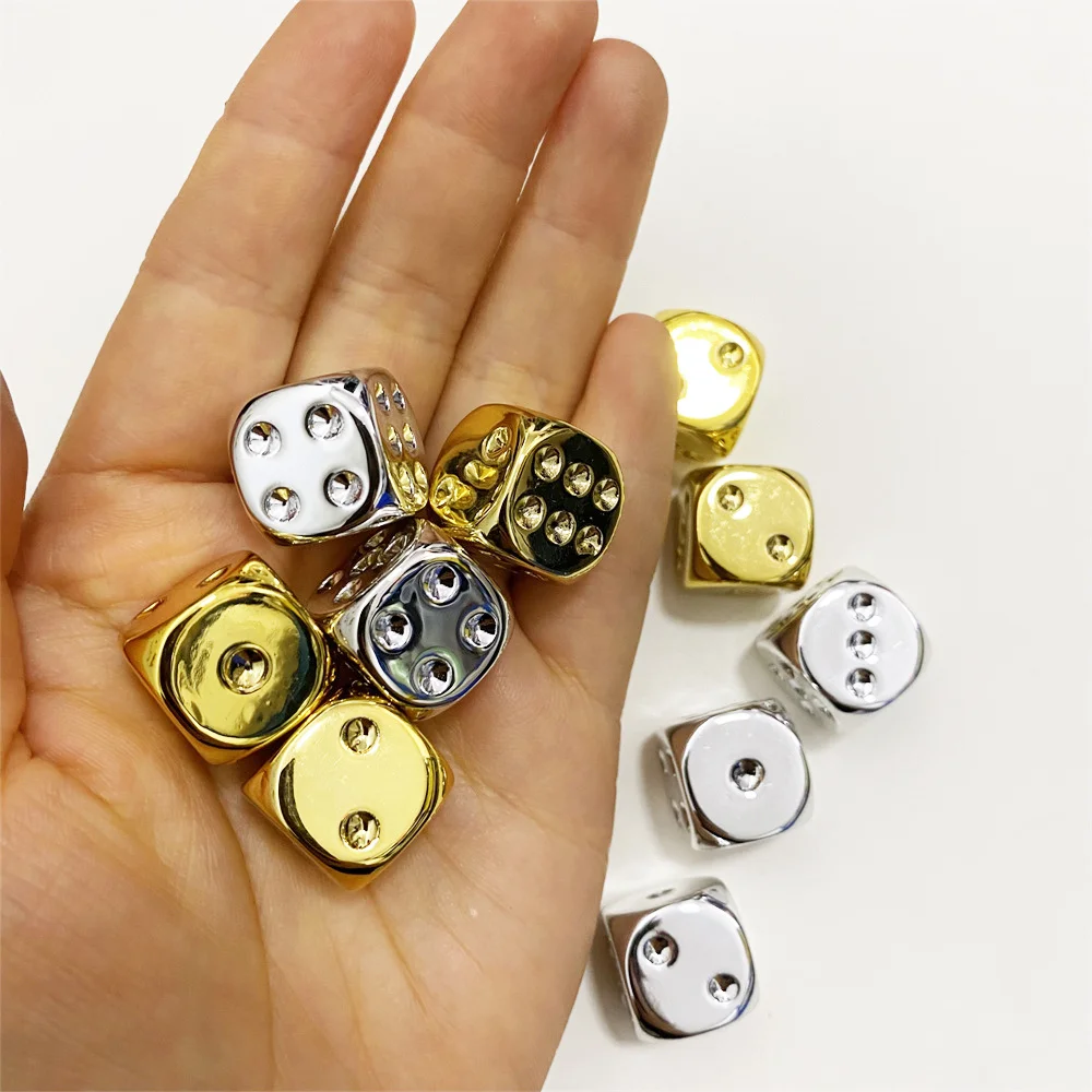 Juego divertido de dados de punta de plástico D6, Color dorado/plateado, 16mm, seis caras, accesorios para juegos de mesa, 5 unidades por juego