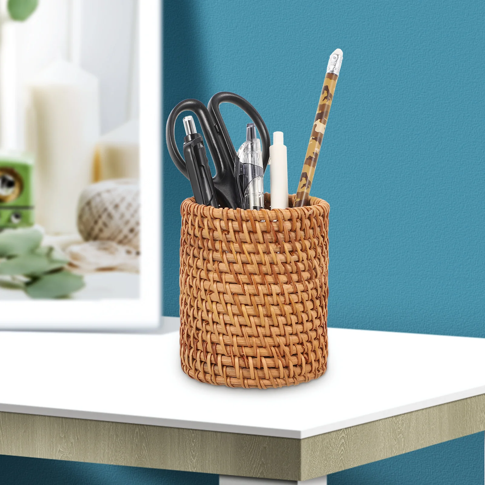 

Desktop Pen Holder Premium Rattan Woven Stationery Container for Makeup Brushes and Pens Multi Function Tabletop Organizer