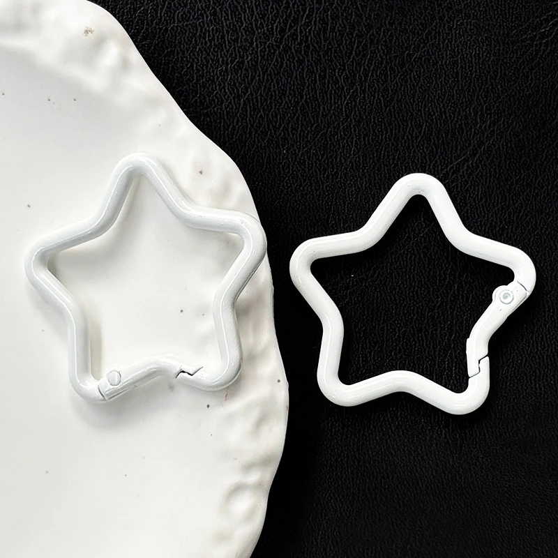 1 قطعة مشبك سلسلة مفاتيح من الألومنيوم على شكل نجمة خماسية