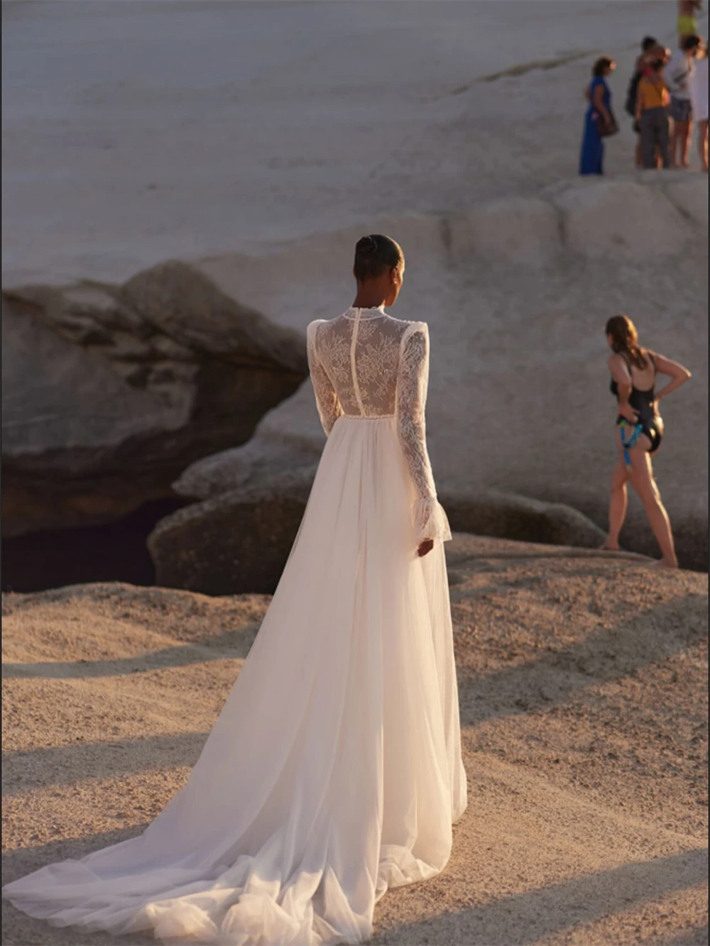 

Customized Sexy White Lace Wedding Dress Formal O-Neck Long Sleeves Bridal Gowns Dreamy Straight Court Train Vestido De Novia